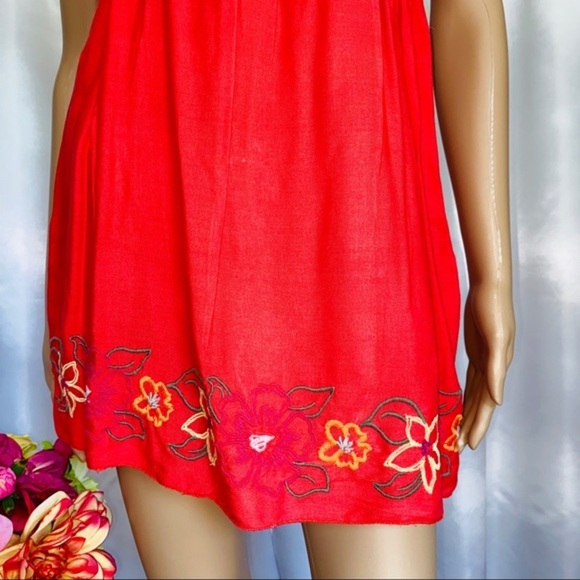 Flower embroidered maternity top - Picture 10 of 15